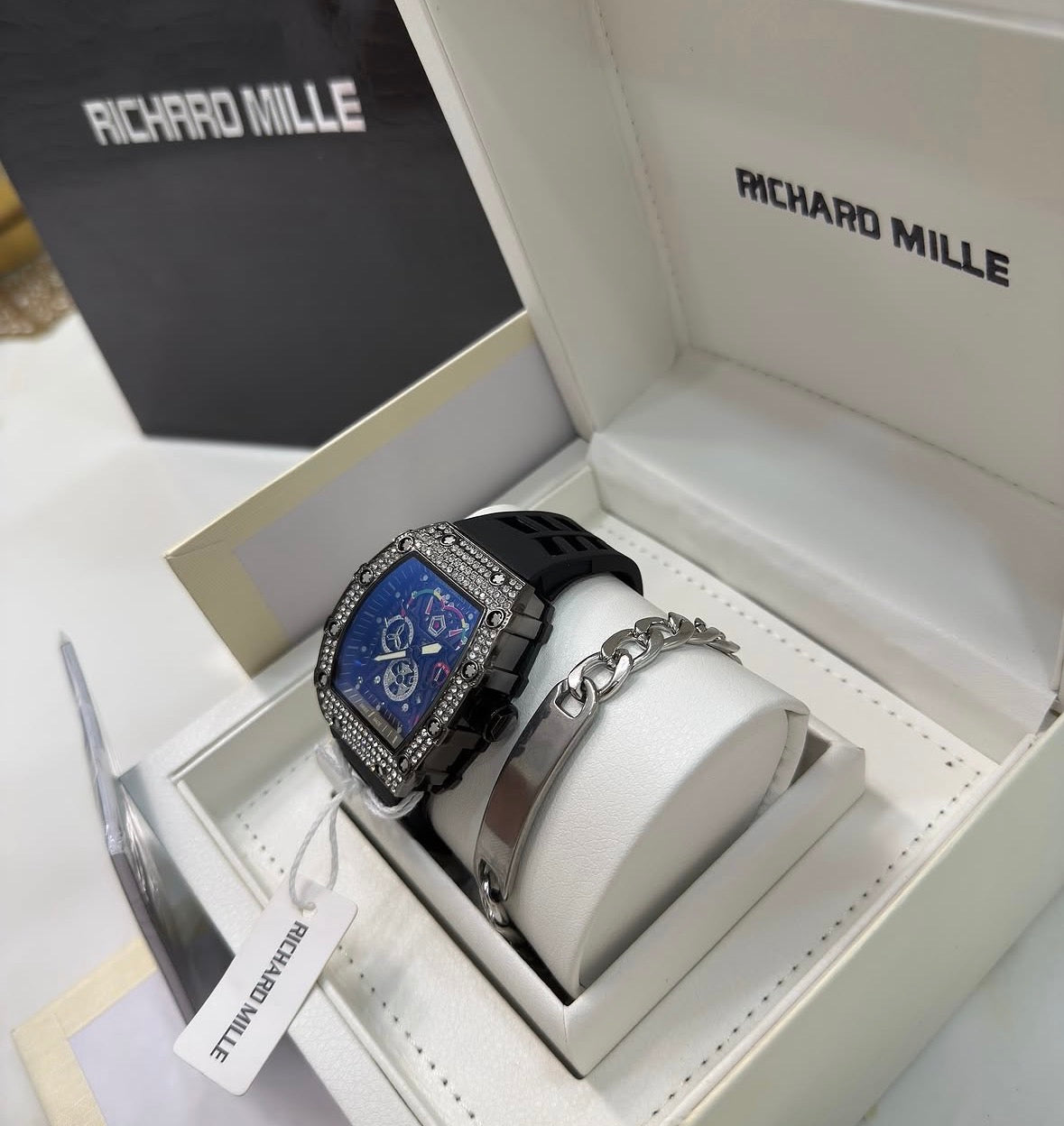 Richard Millie Con Caja Original Y Pulsera De Regalo