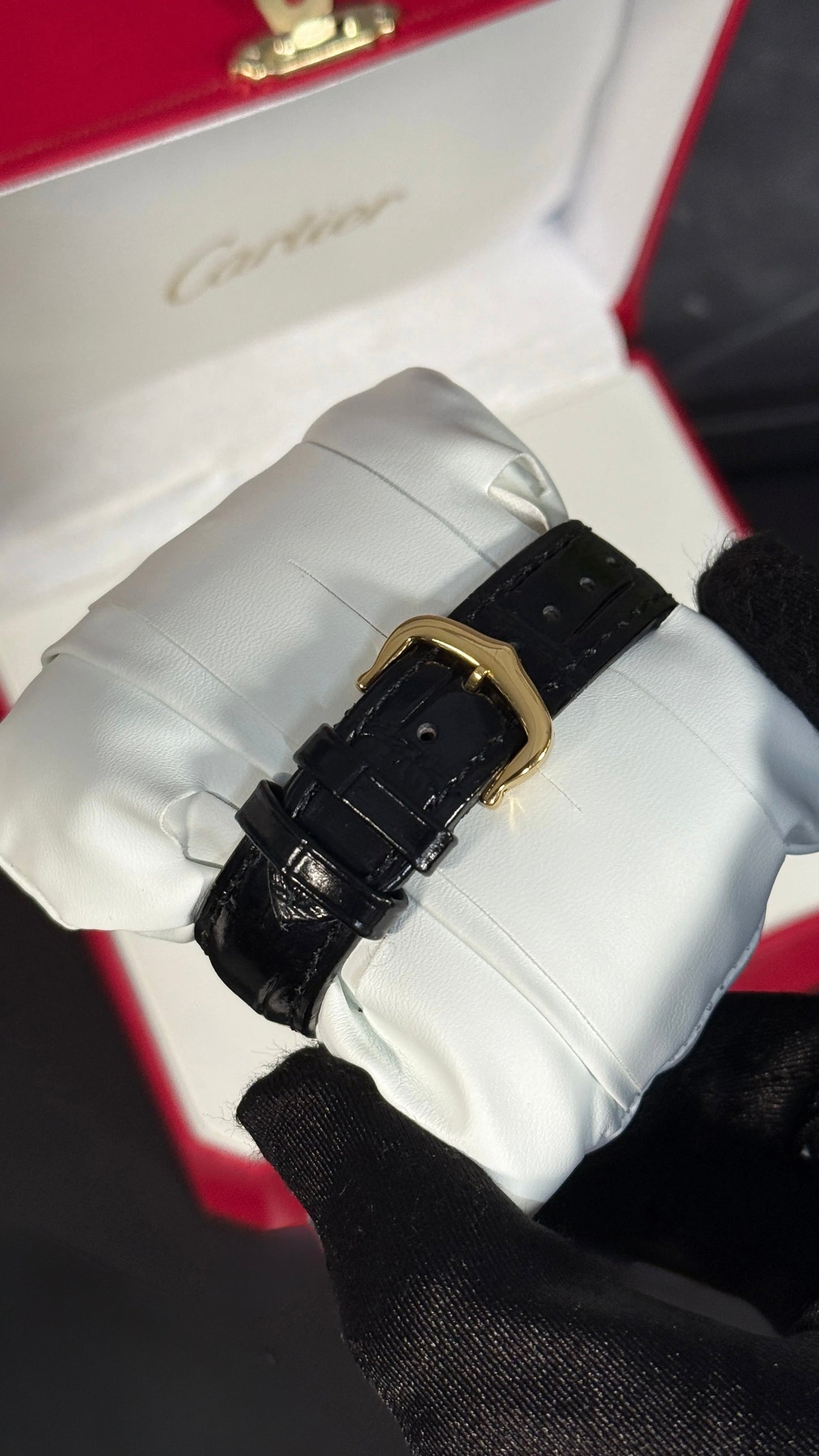 Cartier Tank Louis Negro Esfera Blanca Mujer